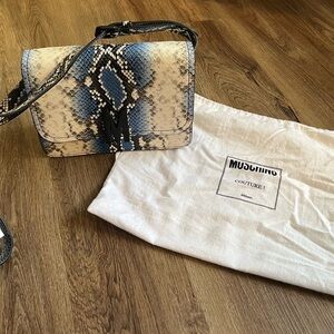 NWT MOSCHINO
Embossed Leather Shoulder Bag